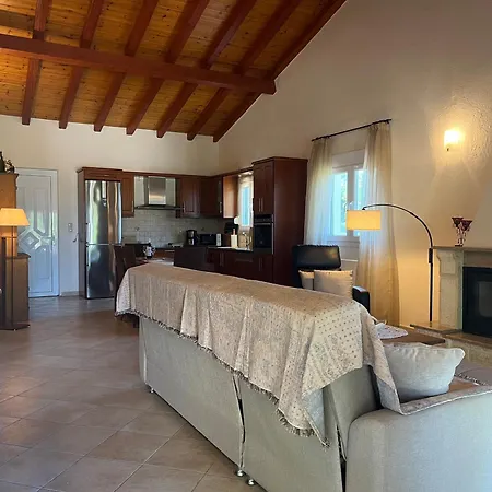 Spiti Ute Villa Makrádes