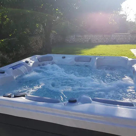 Villa Spiti Ute Makrádes