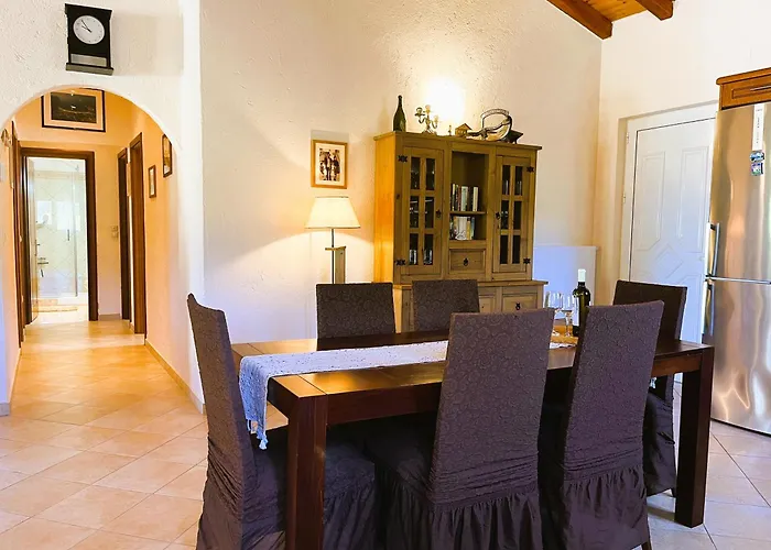 Spiti Ute Vila Makrádes